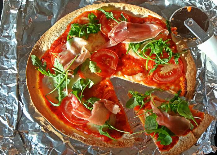 Whole Wheat Tortilla Pizza with Rocket and Prosciutto