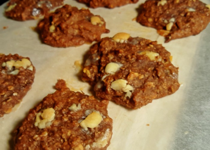 skinny-chocolate-cookies-with-white-chocolate-chips