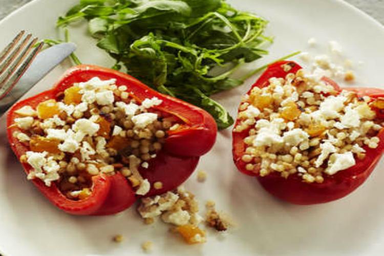 Stuffed-Peppers-with-Couscous-and-Apricots